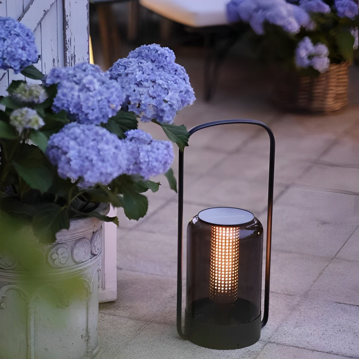 Solara Cylinder Solar LED Outdoor Lamp